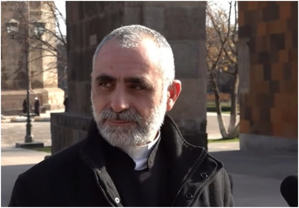 Գերագույն հոգևոր խորհրդի կազմից դուրս են եկել Աբրահամ, Գևորգ և Վազգեն Սրբազանները. Տեր Եսայի (տեսանյութ)